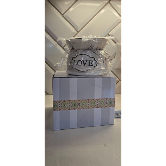 Scentsy Ceramic Electric Wax Warmer "Love" Design In Original Box - Picture 1 of 3